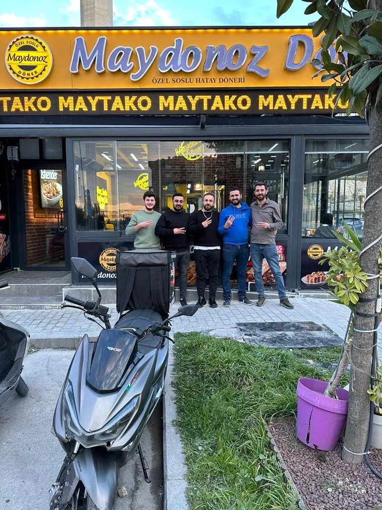 Maydonoz Döner — Anahtar teslim şube — mutfak + salon